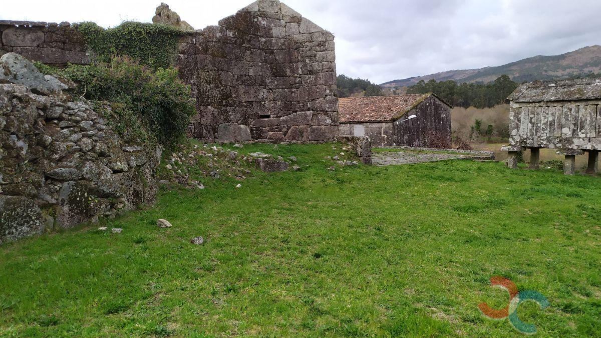 Venta de terreno en Cotobade