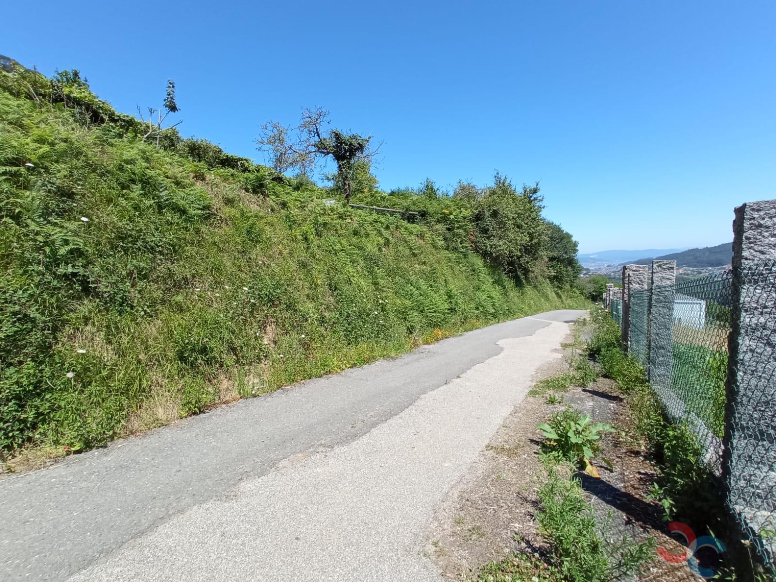 For sale of land in Marín