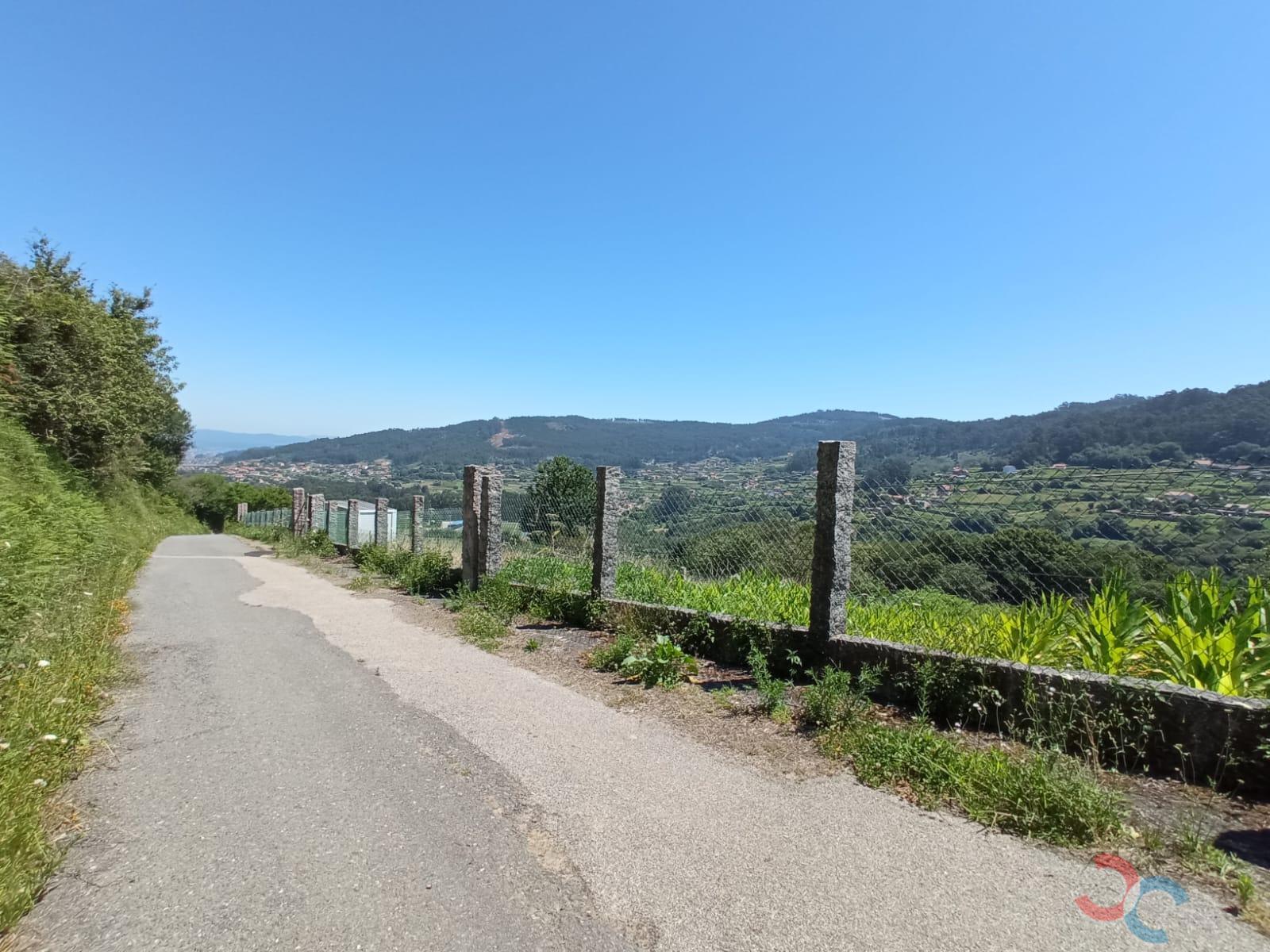 For sale of land in Marín