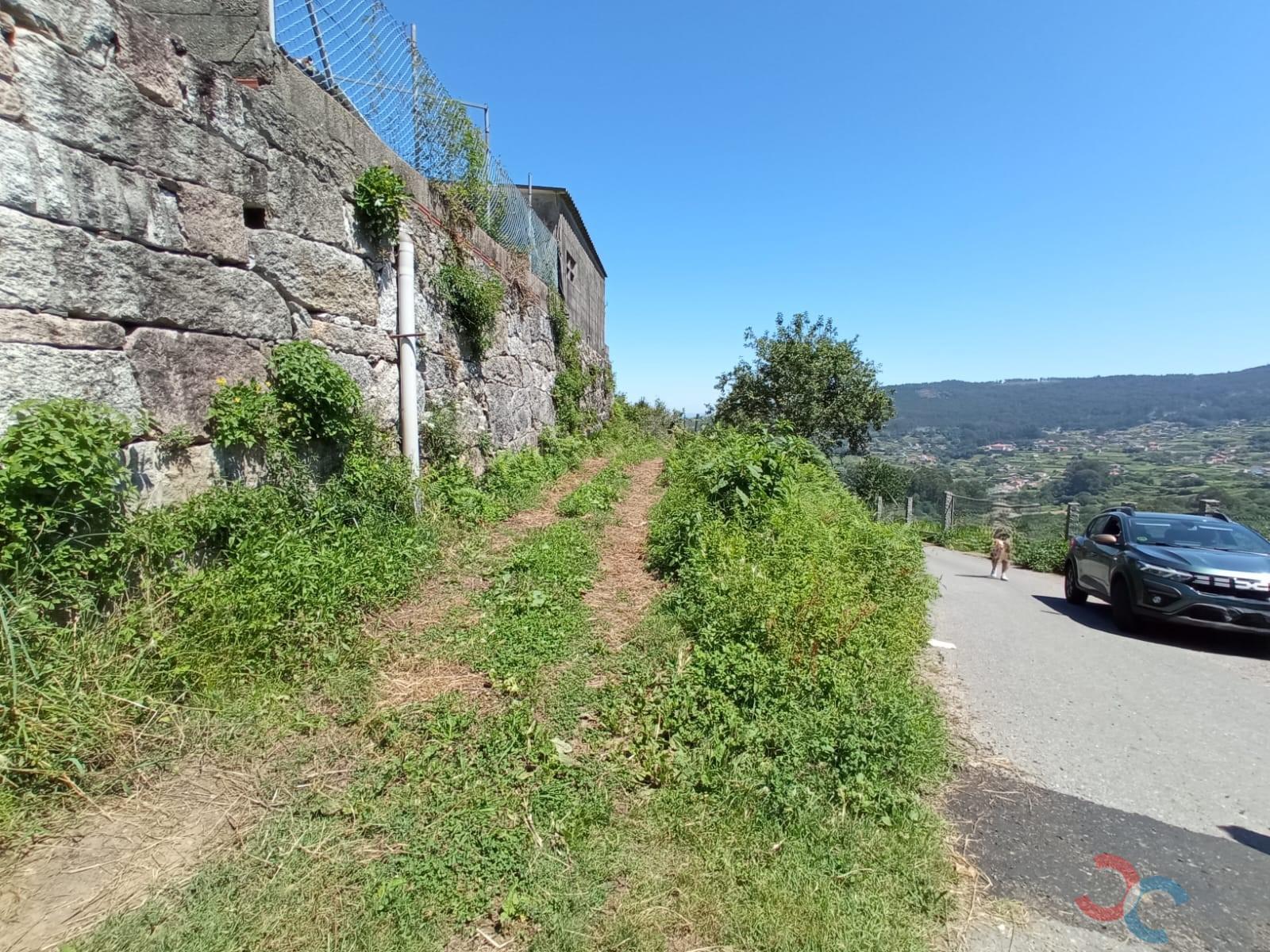 For sale of land in Marín