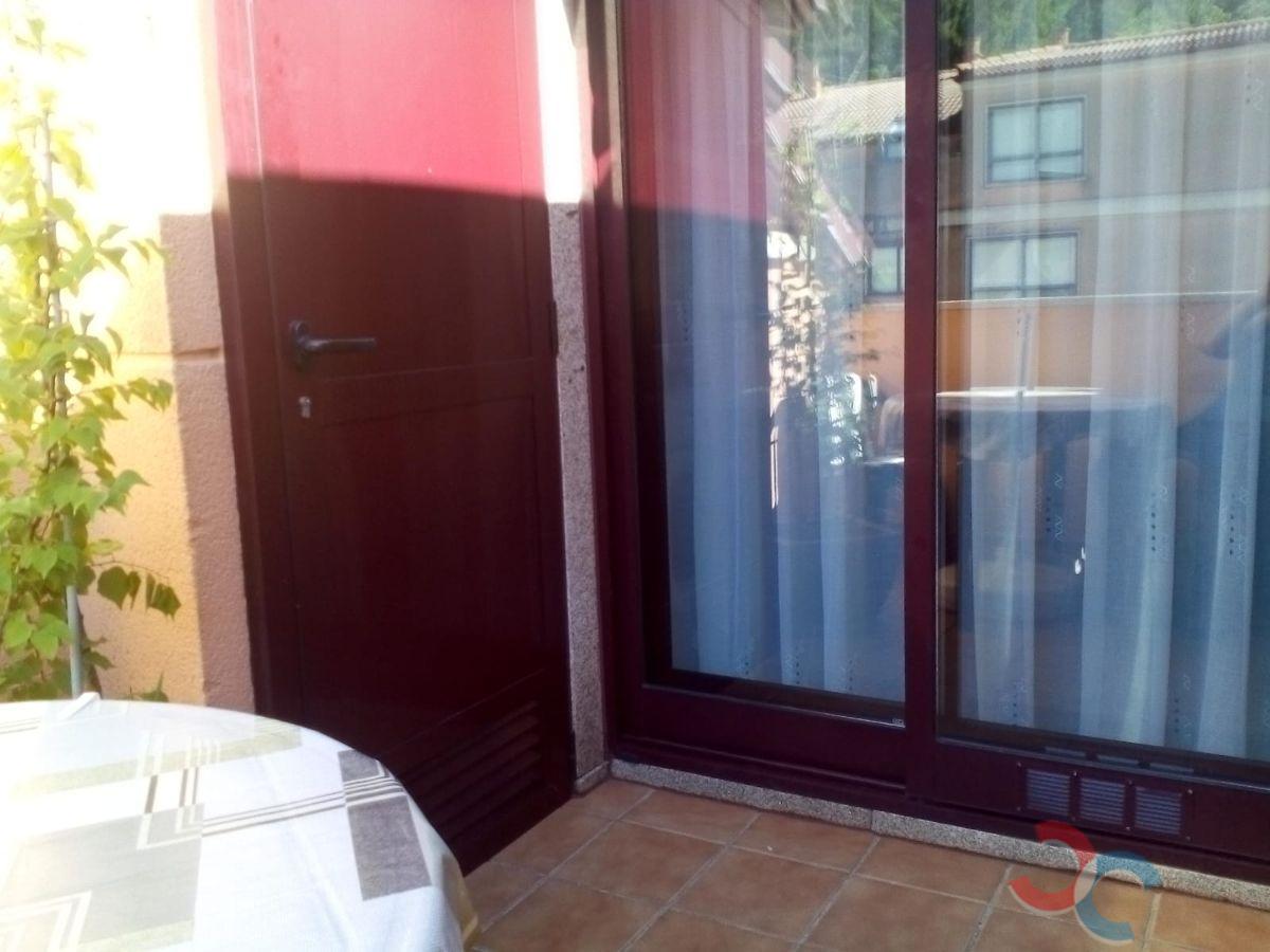 For sale of flat in Poio