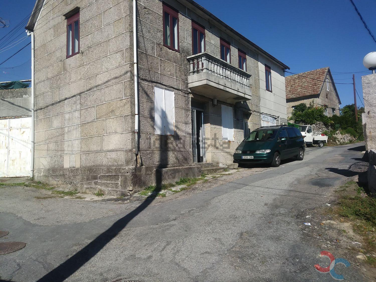 For sale of house in Vilaboa