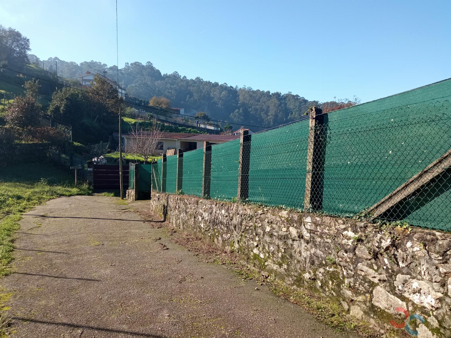 For sale of land in Marín