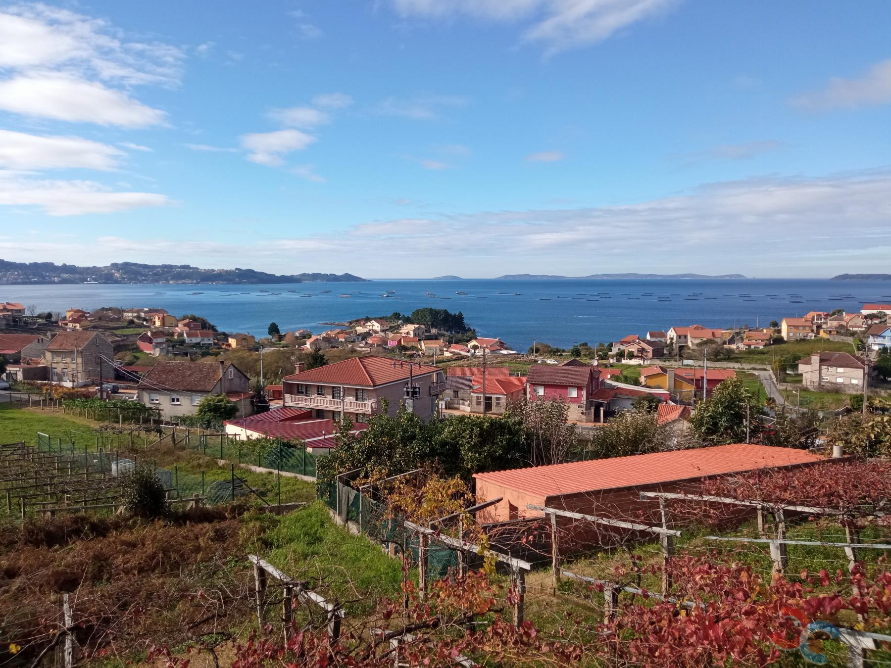 For sale of land in Marín