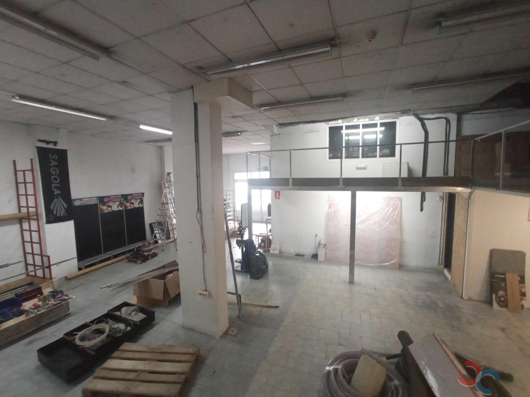For rent of commercial in Pontevedra