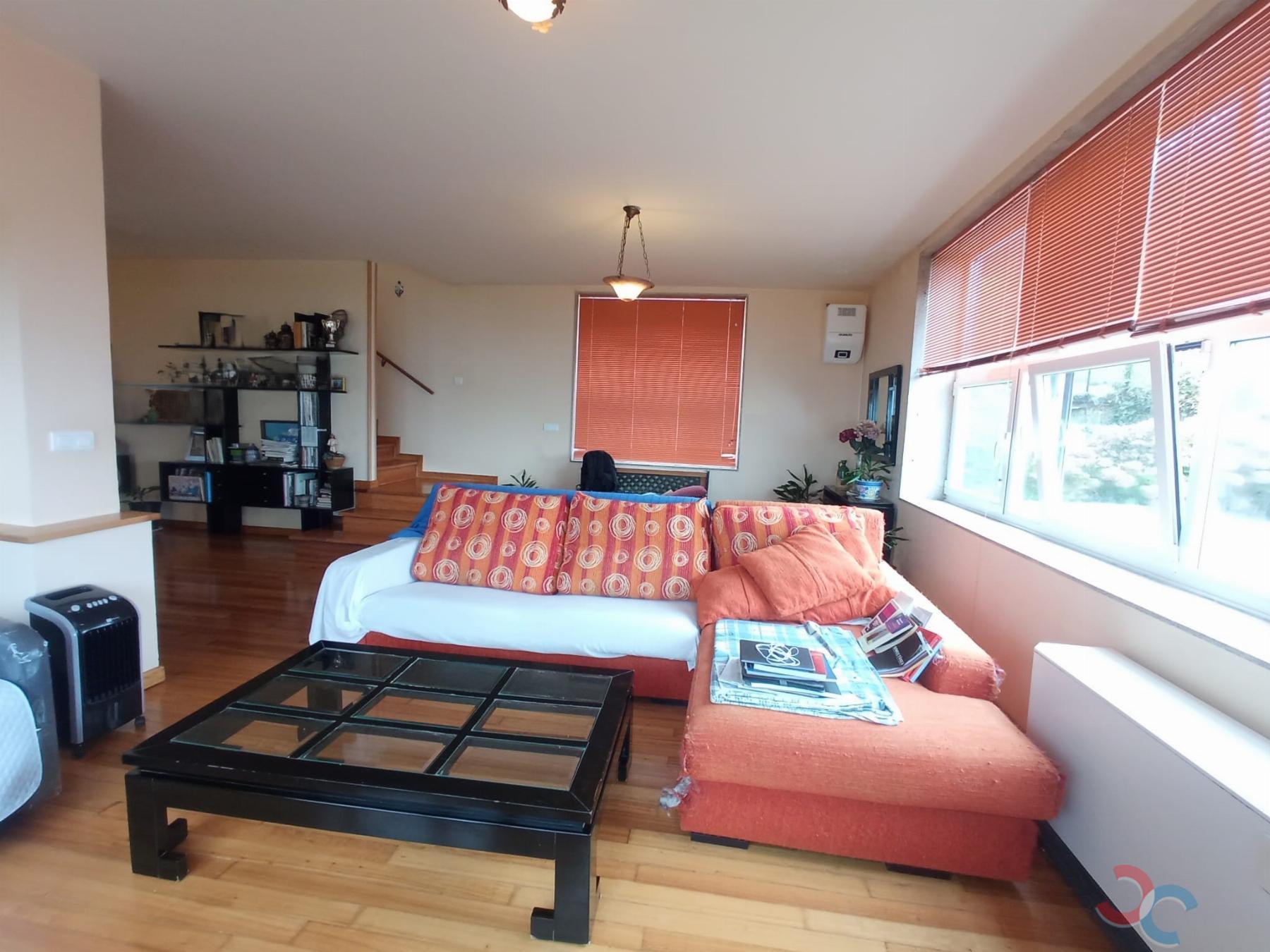 For sale of chalet in Marín