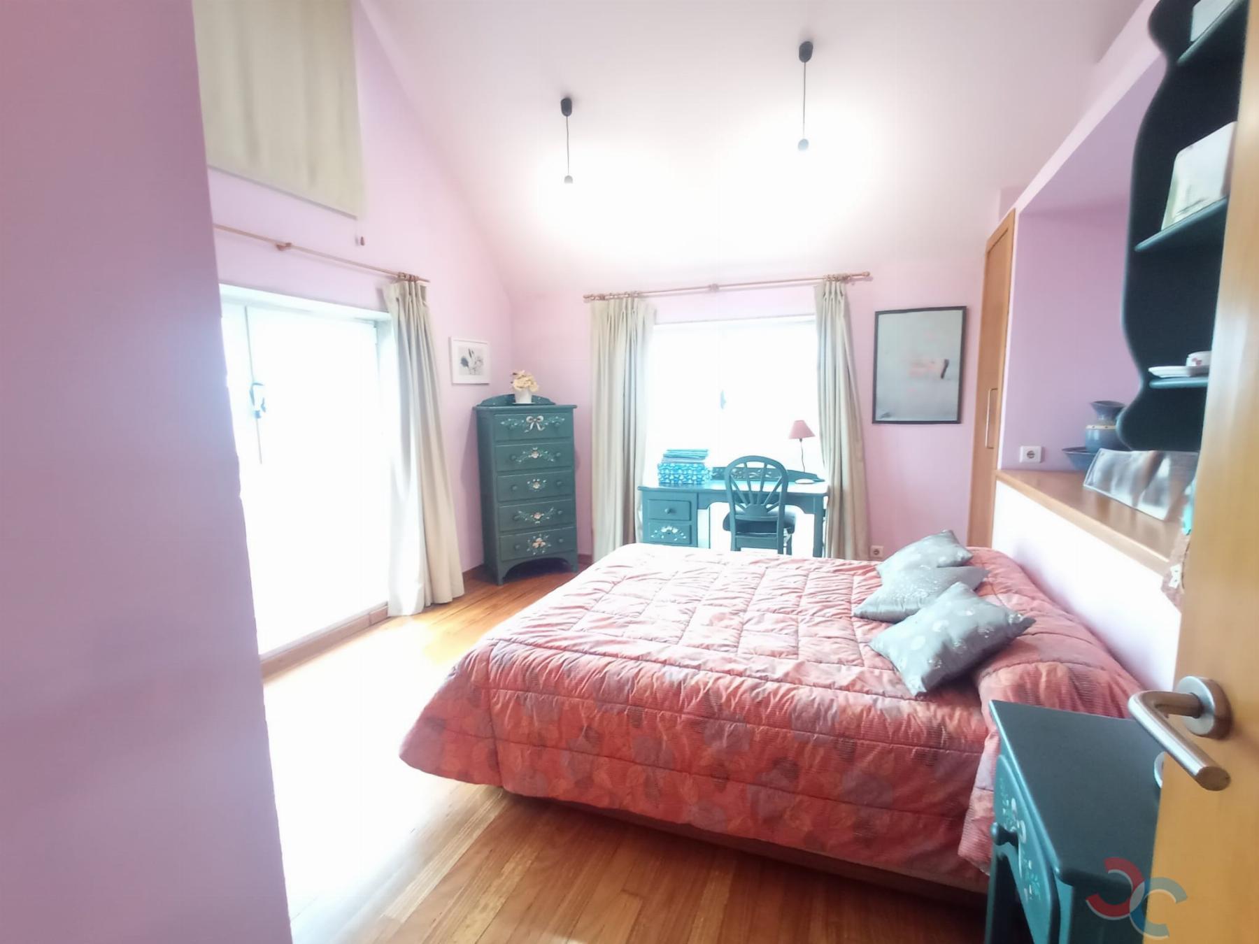 For sale of chalet in Marín