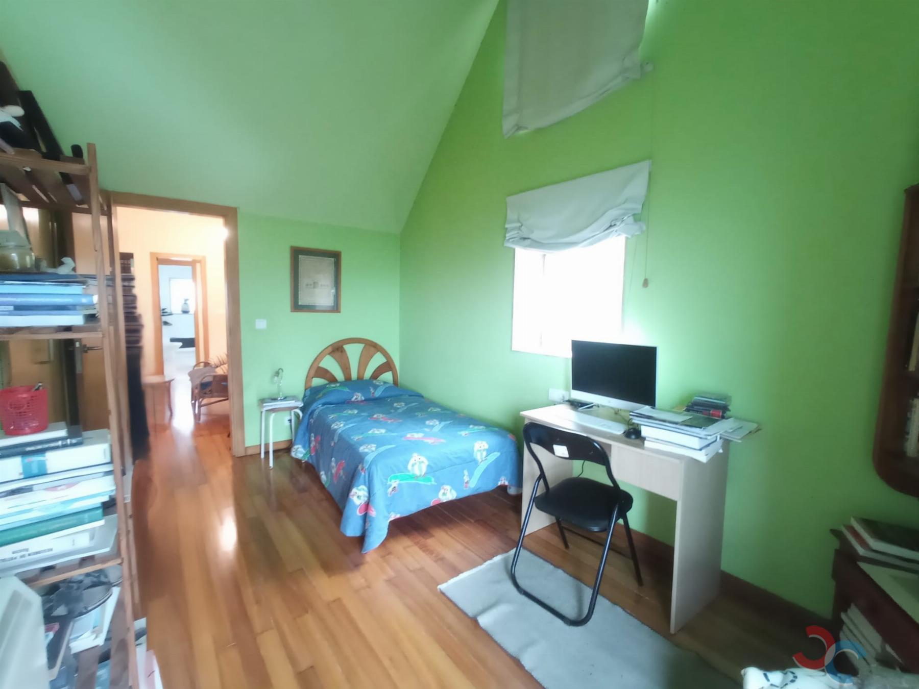 For sale of chalet in Marín