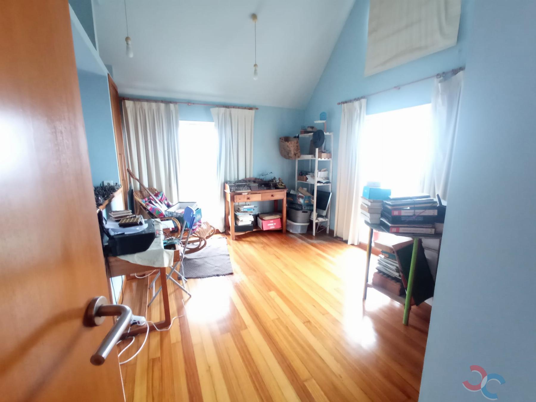 For sale of chalet in Marín