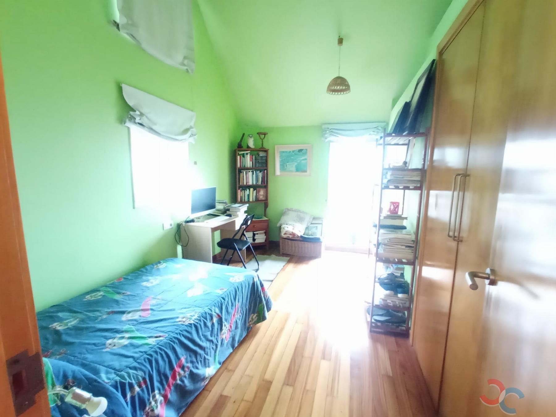 For sale of chalet in Marín