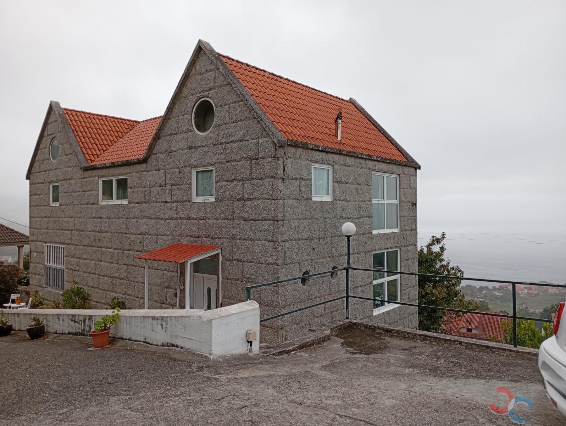 For sale of chalet in Marín