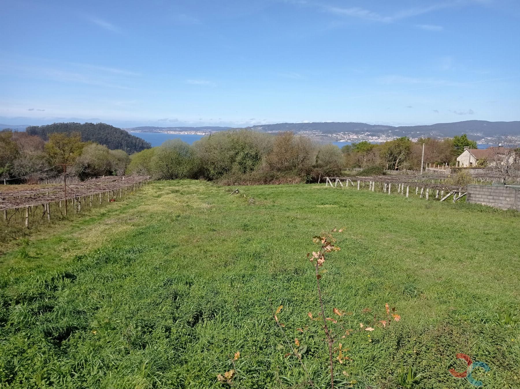 For sale of land in Marín