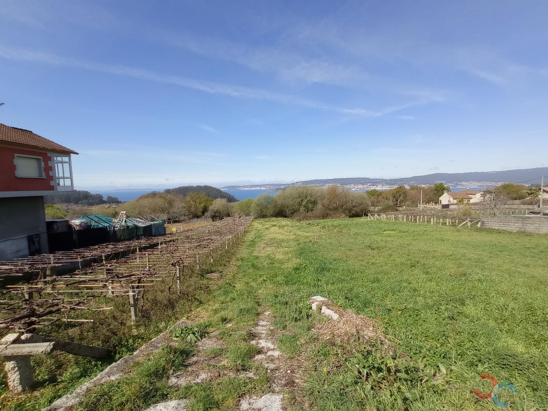 For sale of land in Marín