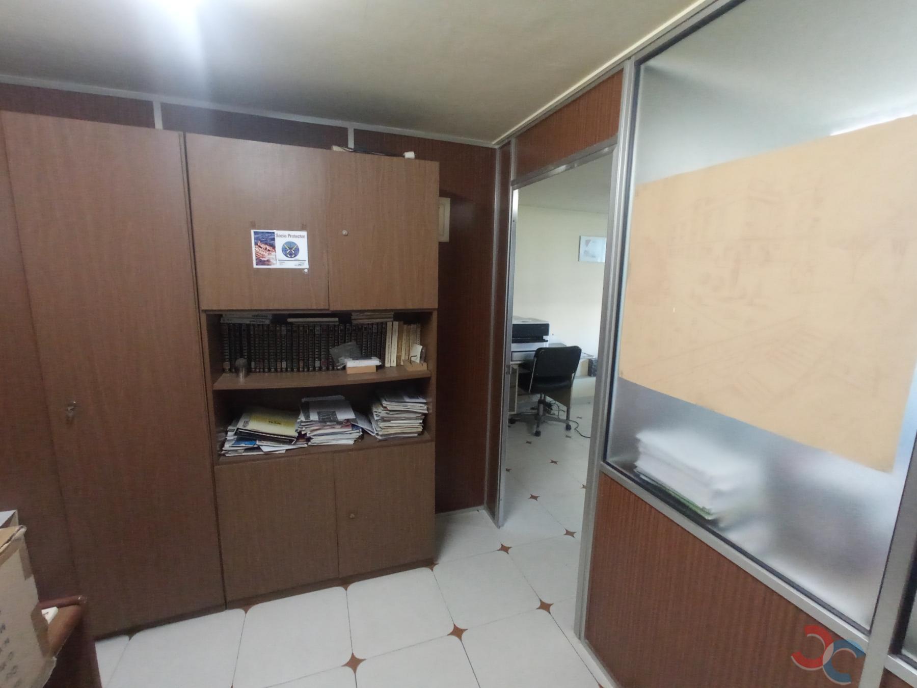 For sale of office in Bueu