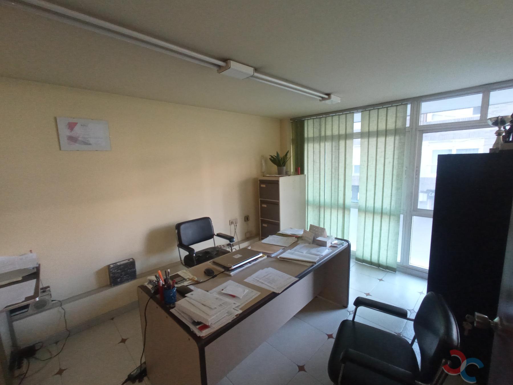 For sale of office in Bueu