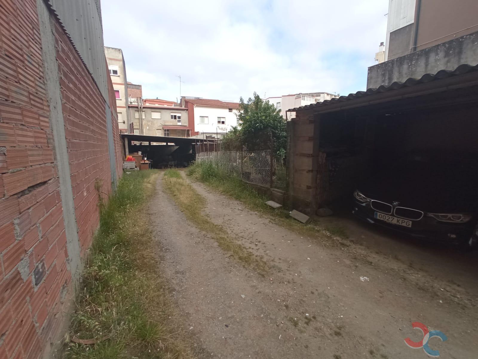 For sale of land in Marín