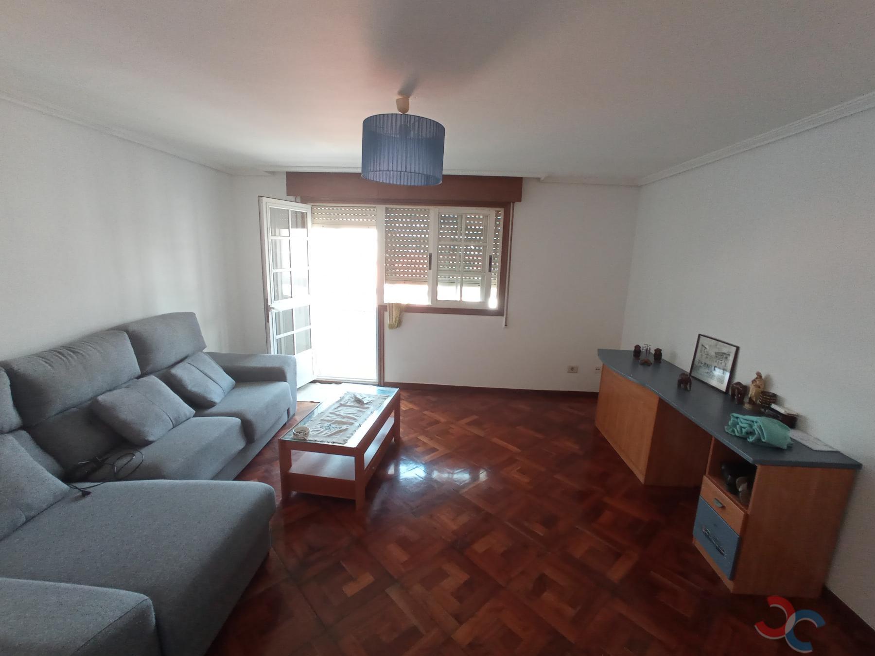 For sale of flat in Cangas