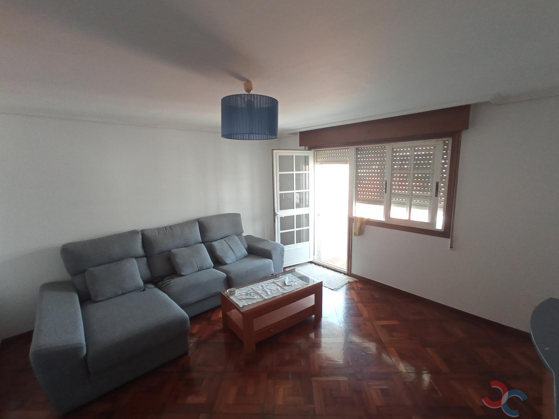 For sale of flat in Cangas