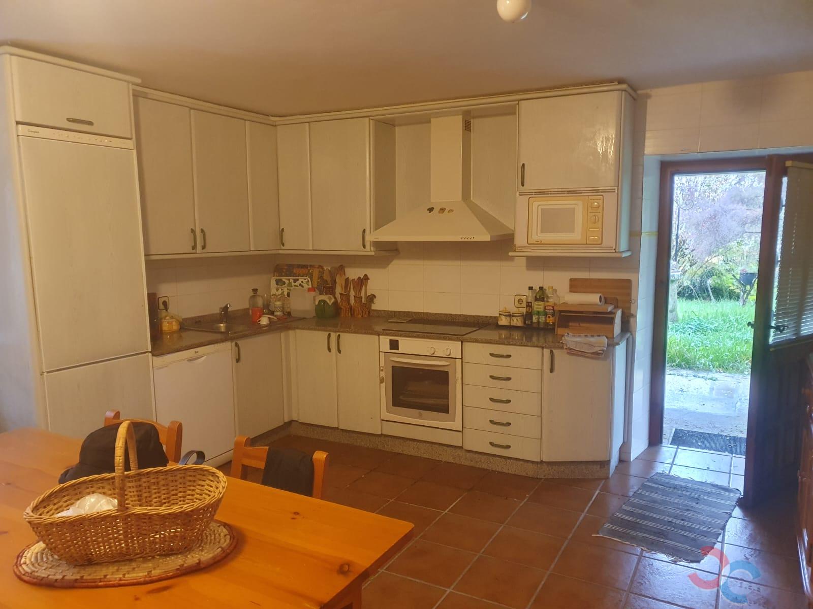 For sale of house in Moraña