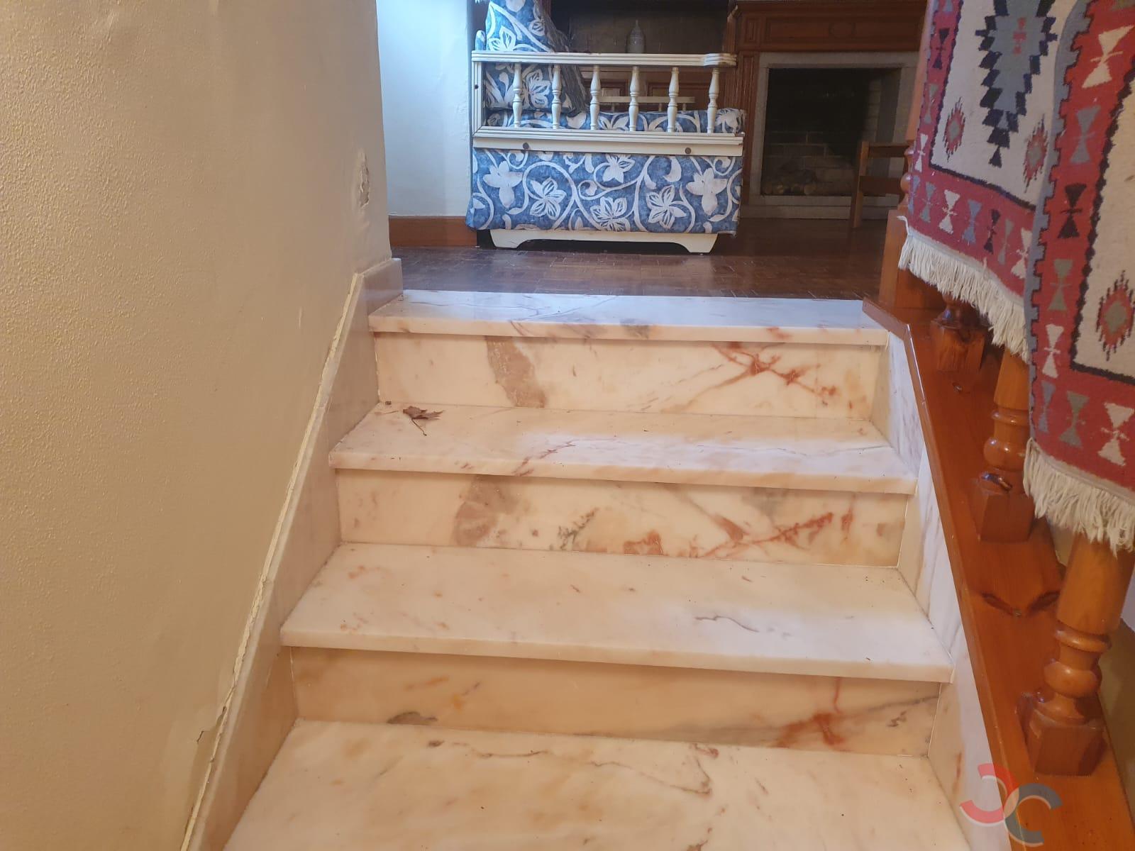 For sale of house in Moraña