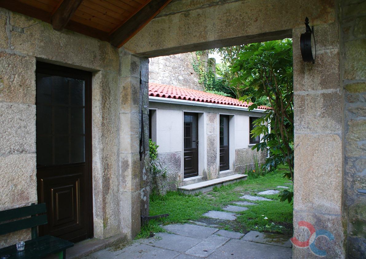 For sale of house in Moraña