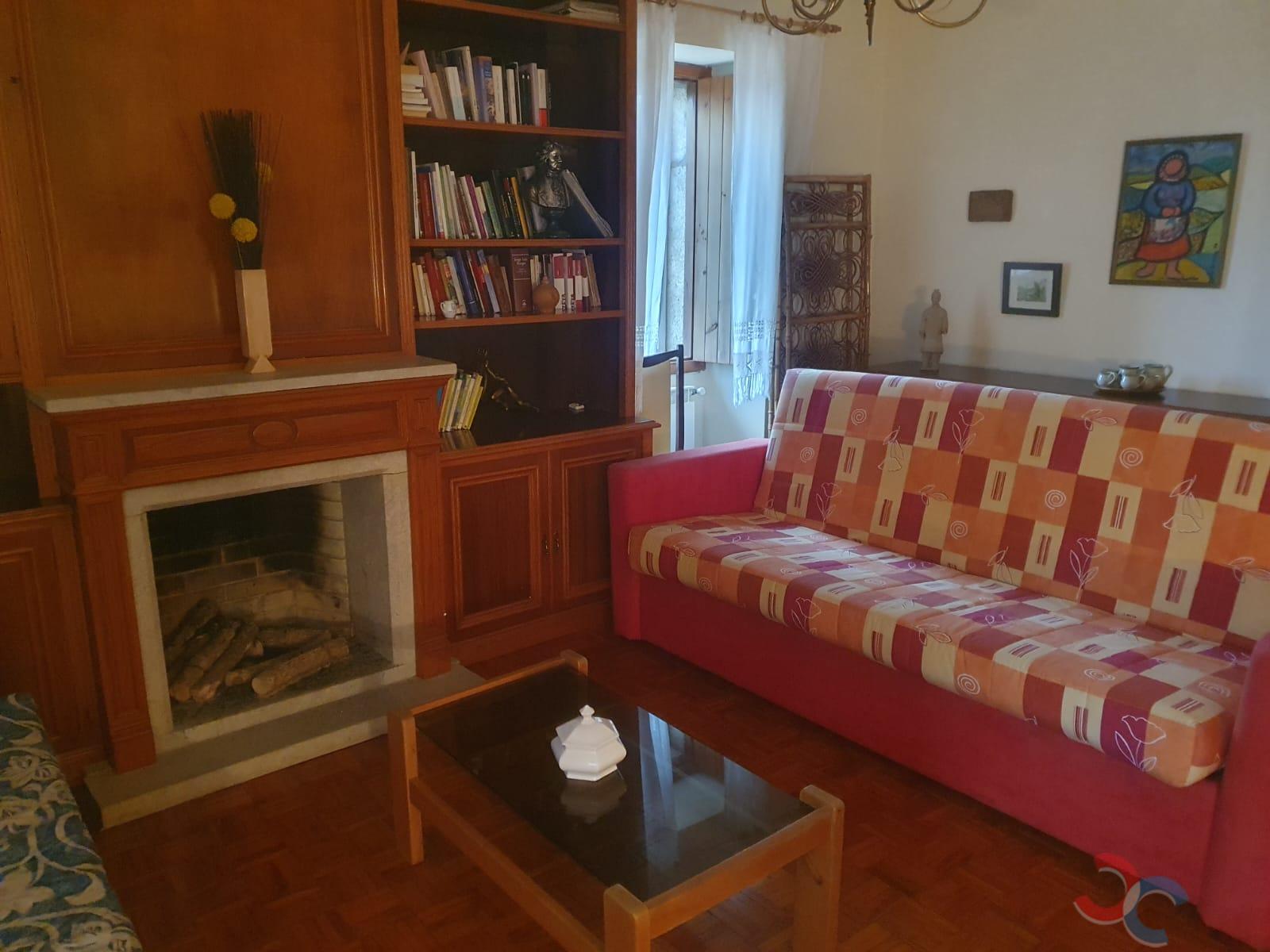 For sale of house in Moraña