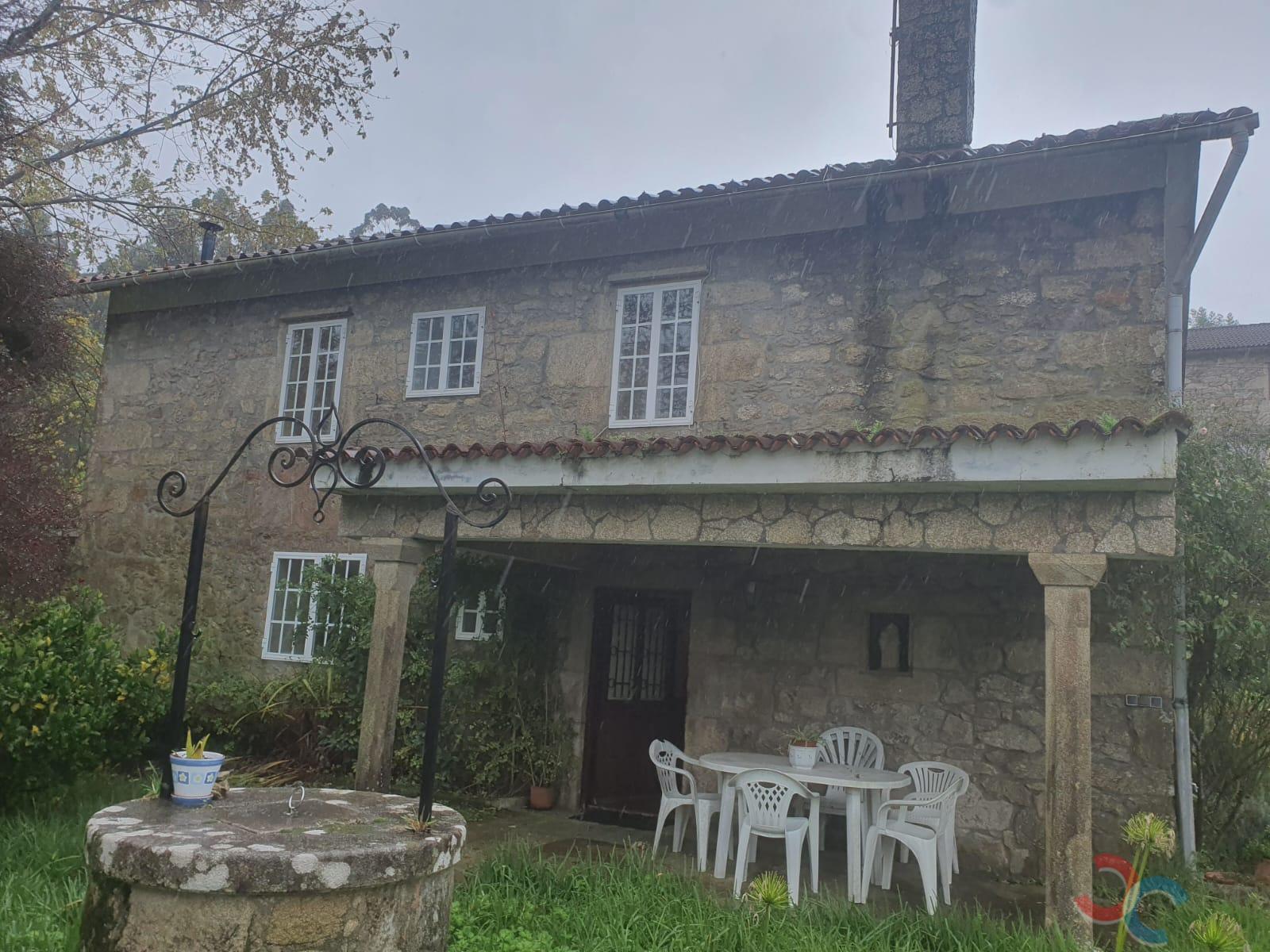 For sale of house in Moraña