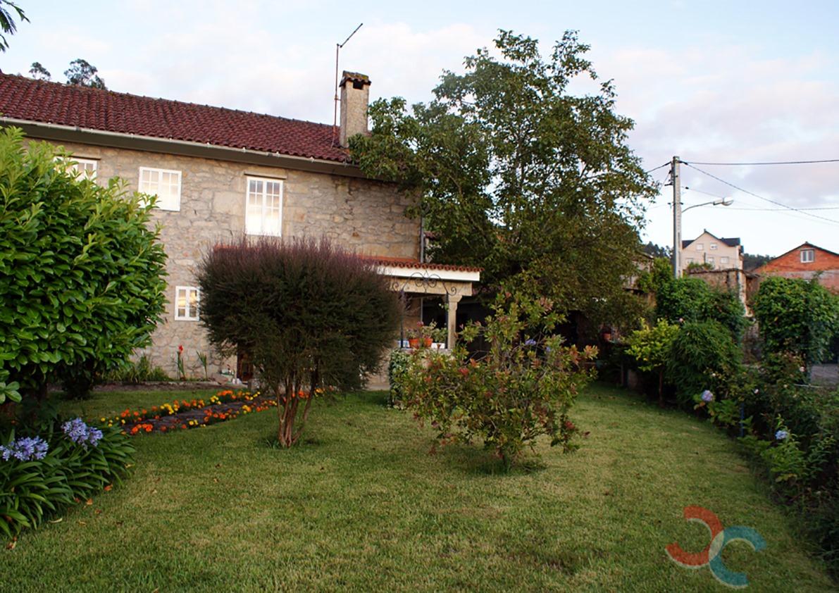 For sale of house in Moraña
