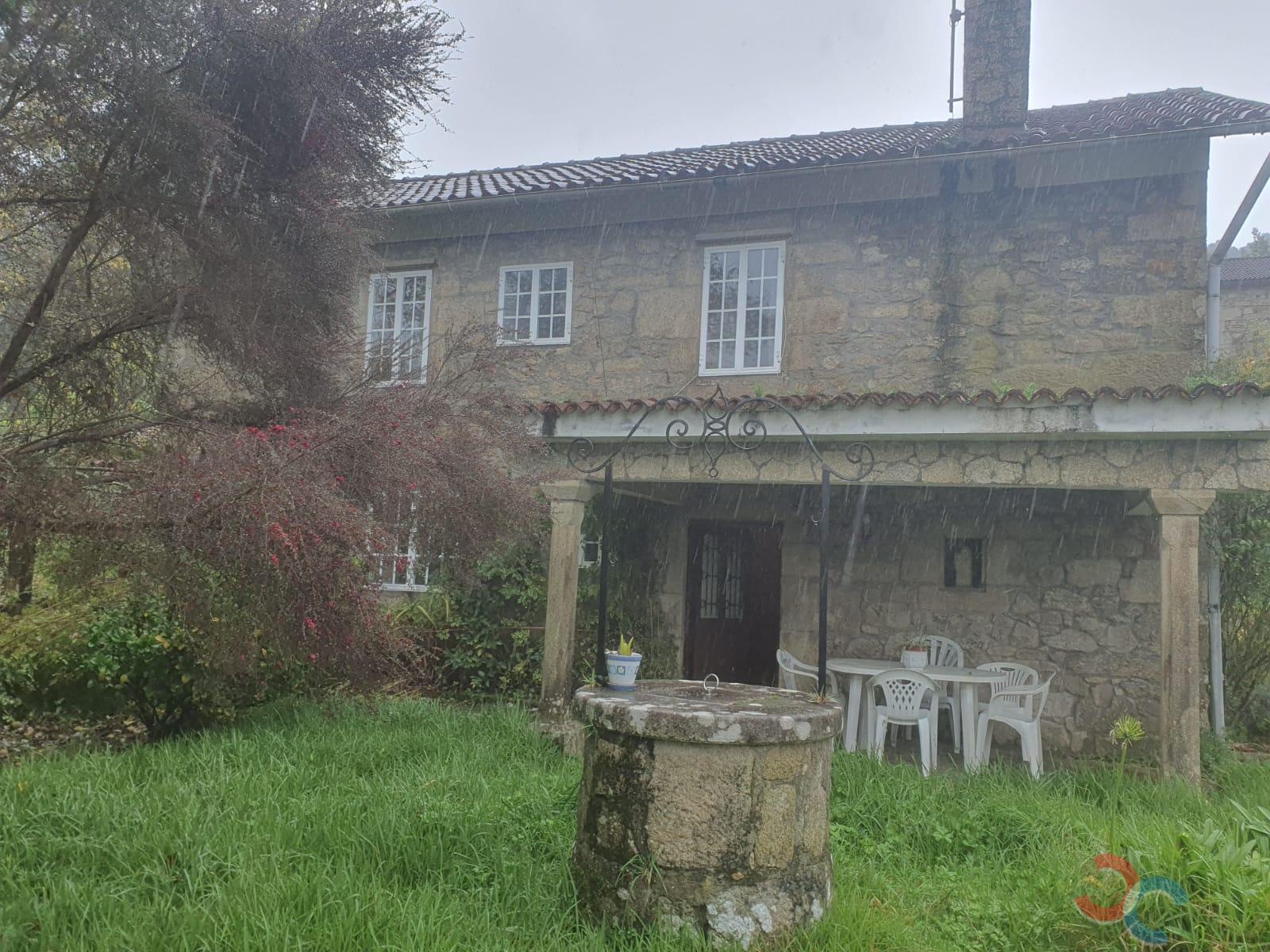 For sale of house in Moraña