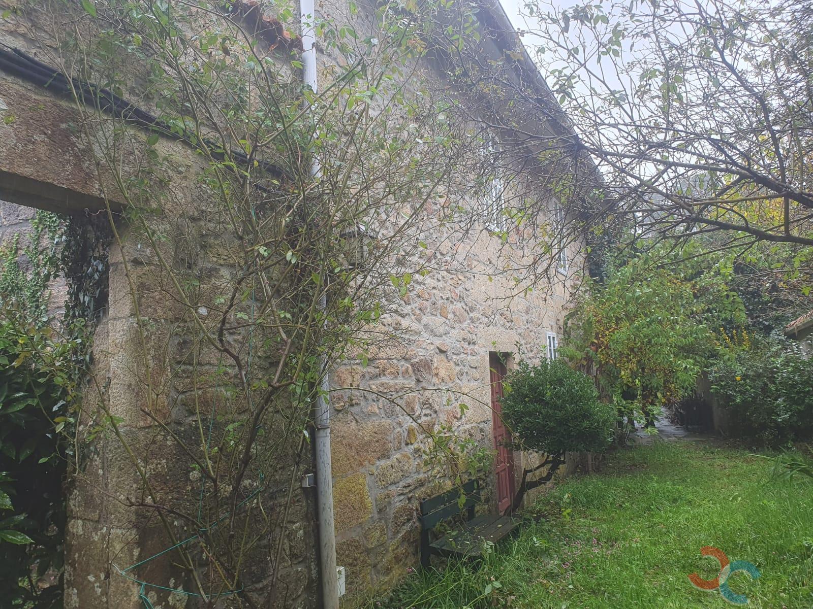 For sale of house in Moraña