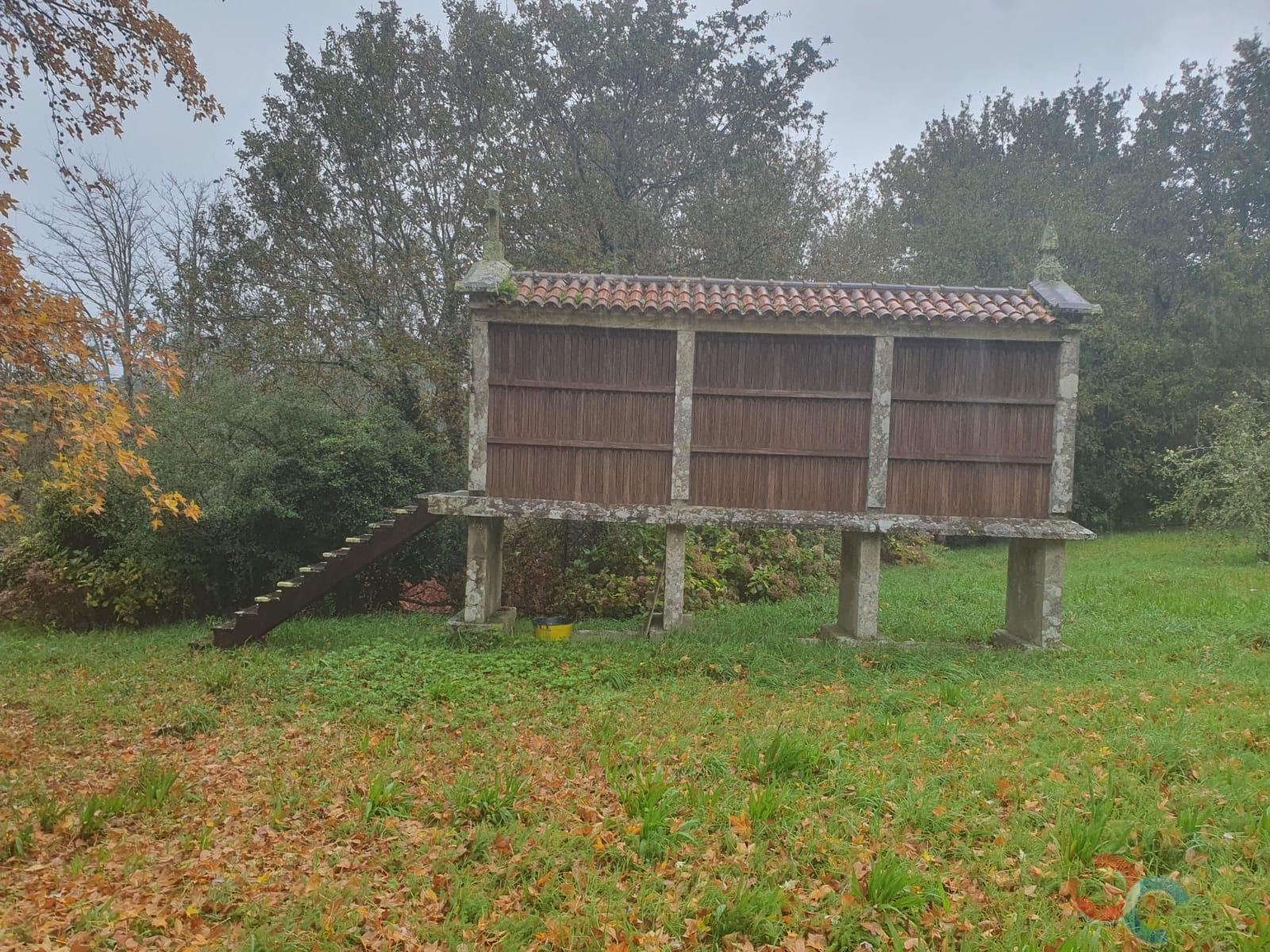 For sale of house in Moraña