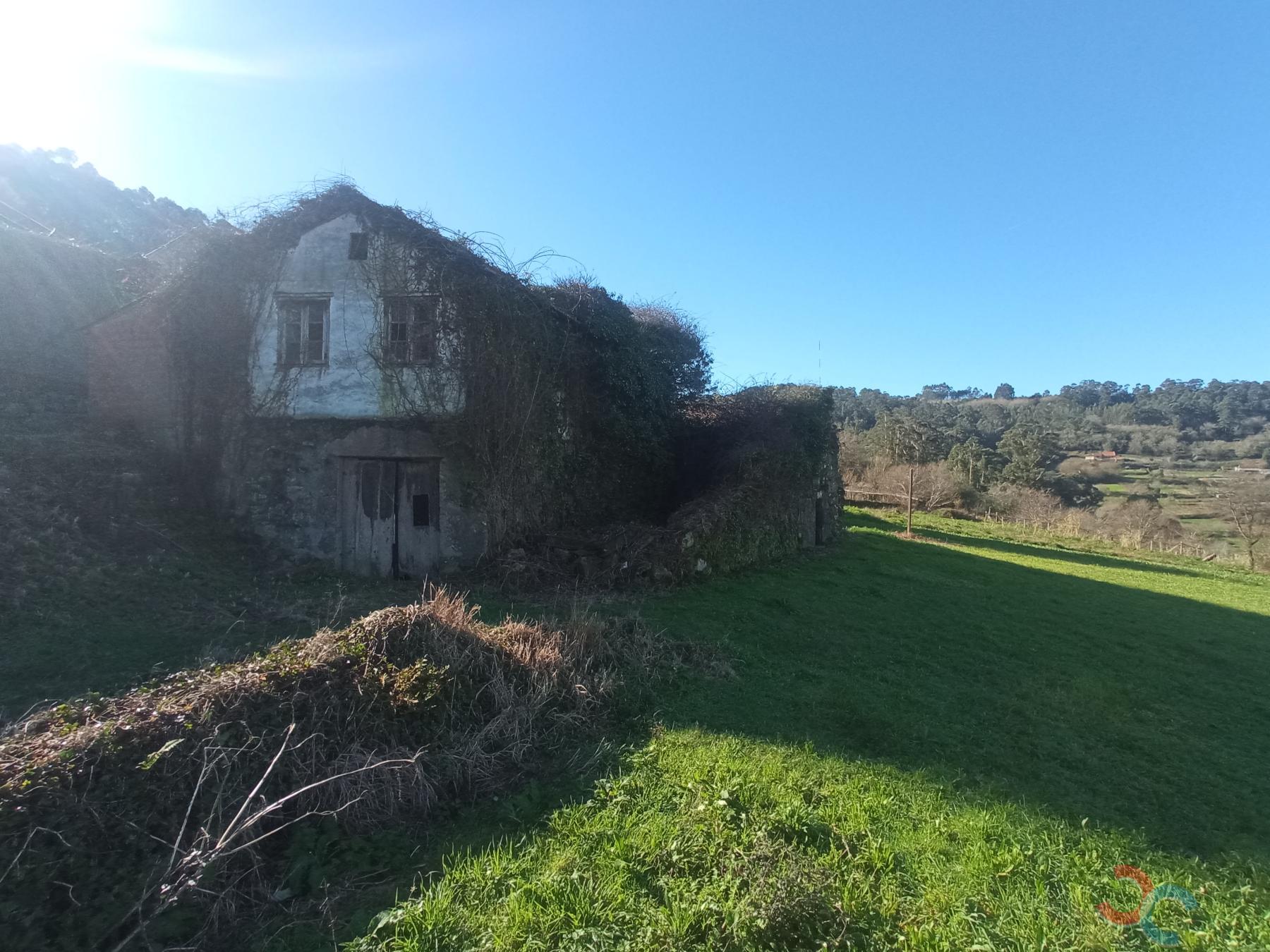 For sale of land in Marín