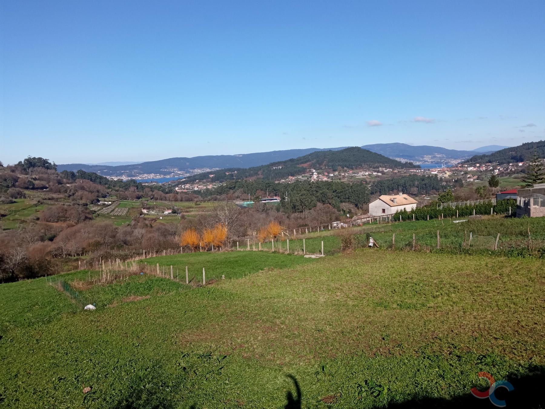 For sale of land in Marín