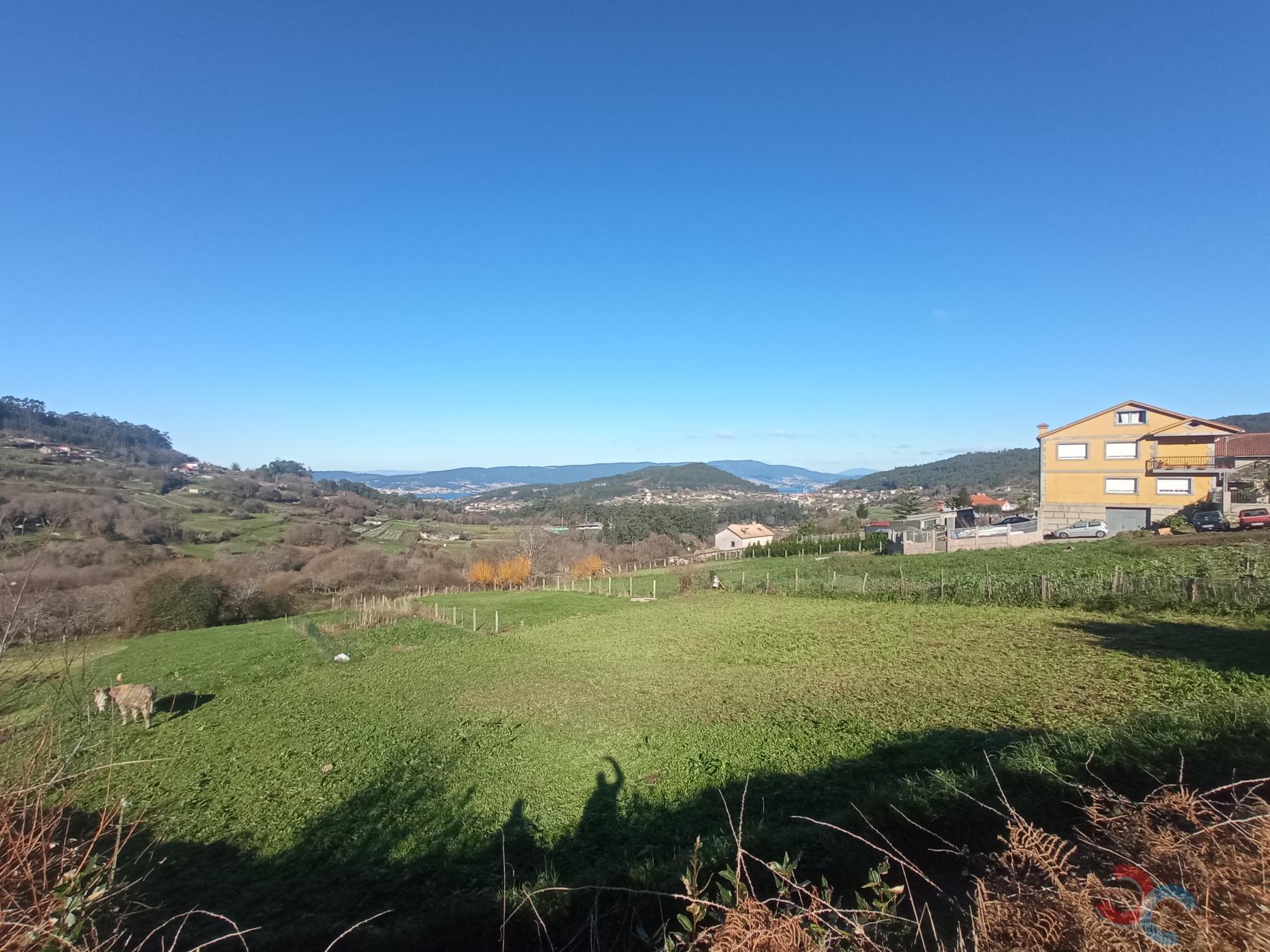 For sale of land in Marín