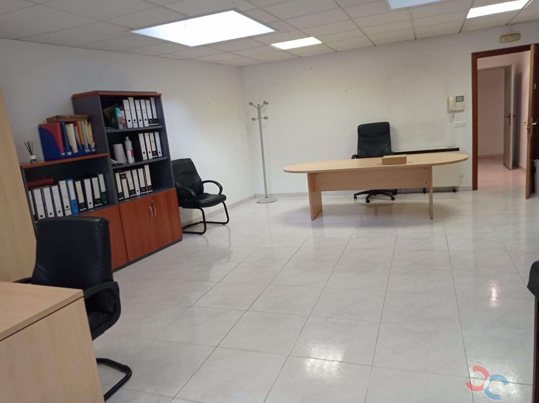 For sale of office in Marín