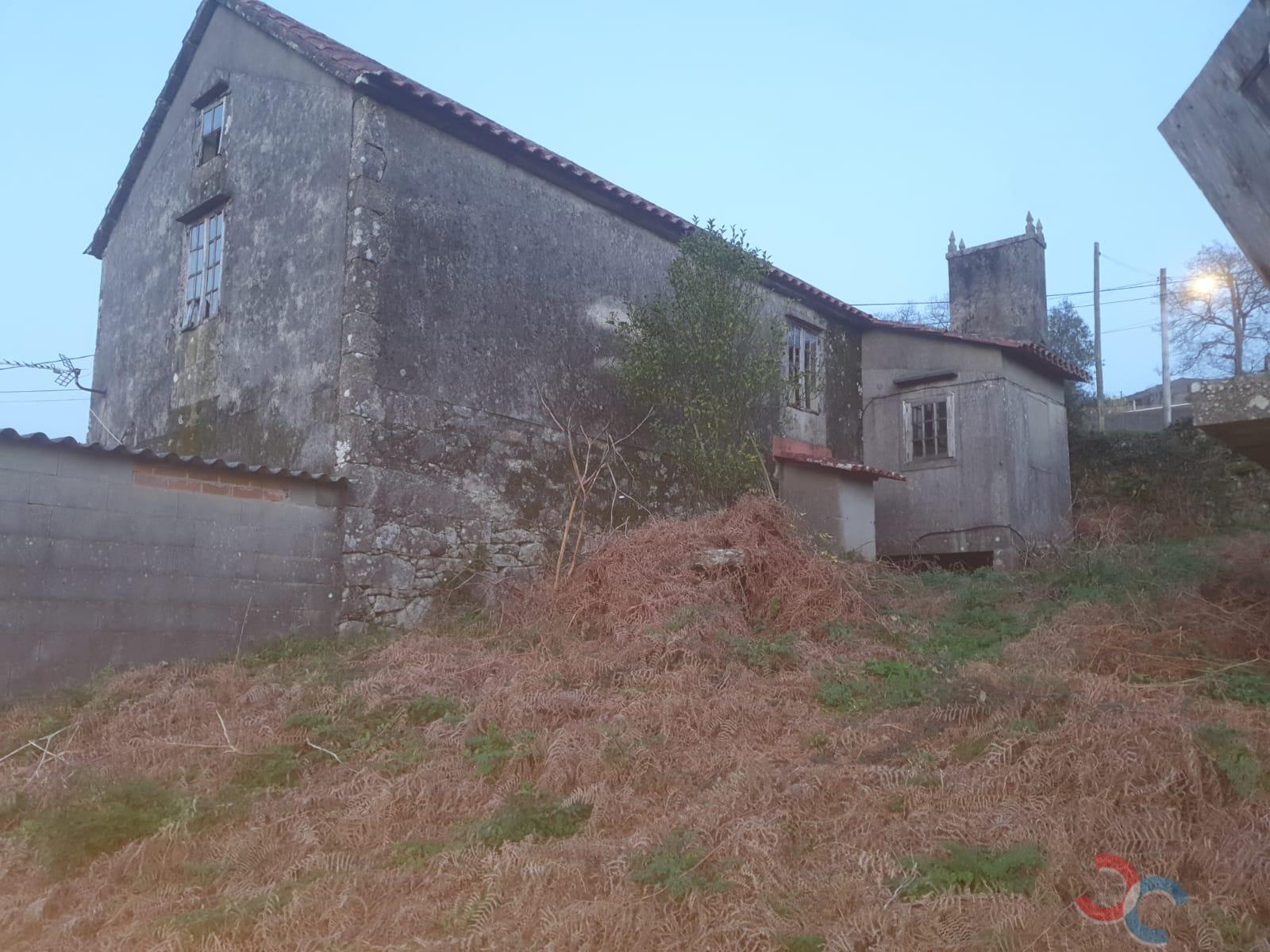 Venda de casa em Campo Lameiro