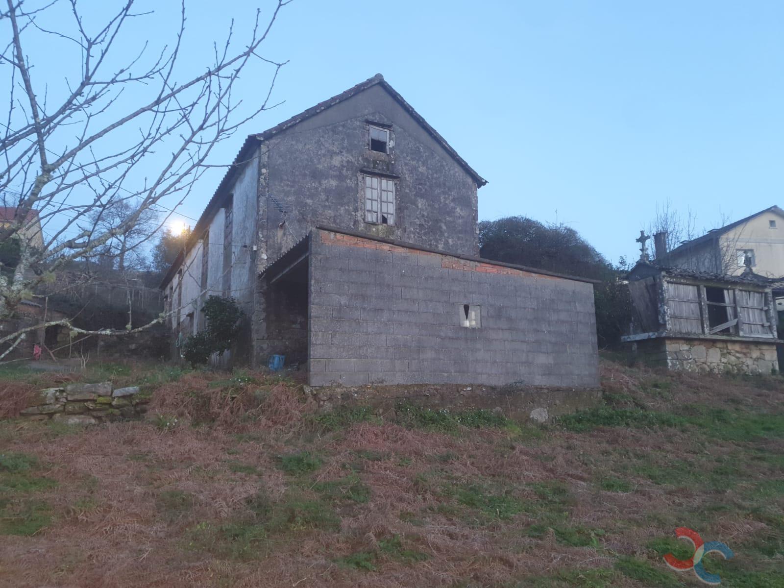 Venda de casa em Campo Lameiro