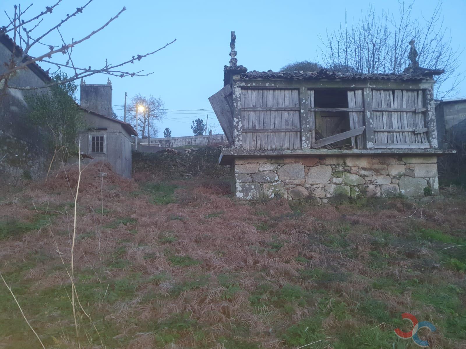 Venda de casa em Campo Lameiro