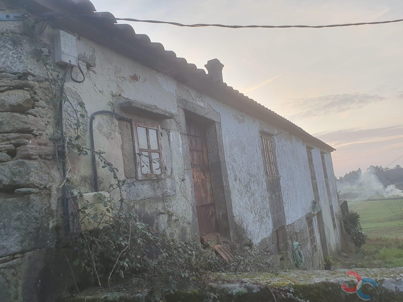Venda de casa em Campo Lameiro