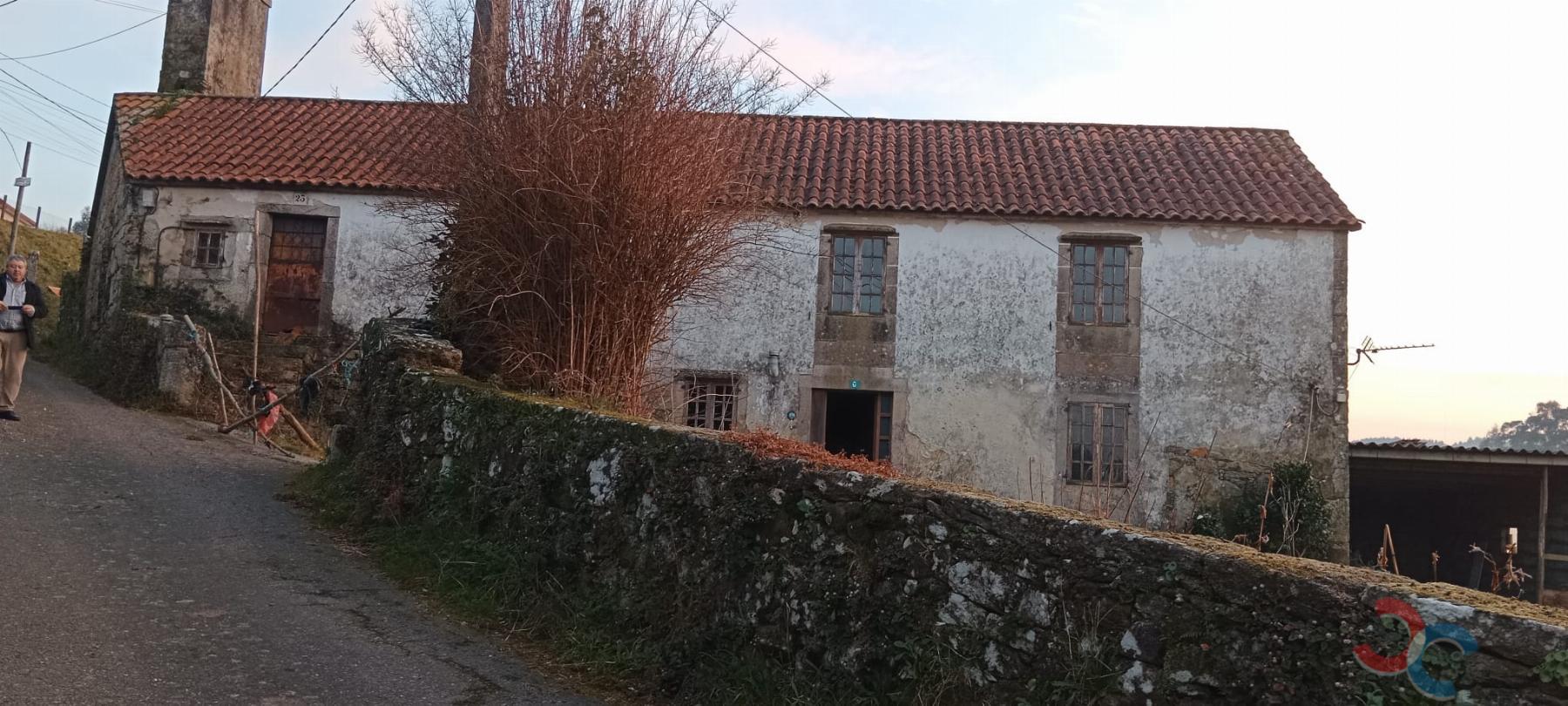 Venda de casa em Campo Lameiro