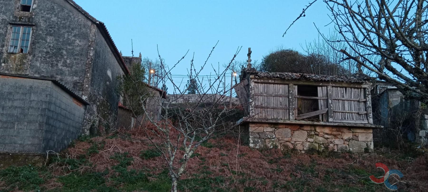 Venda de casa em Campo Lameiro