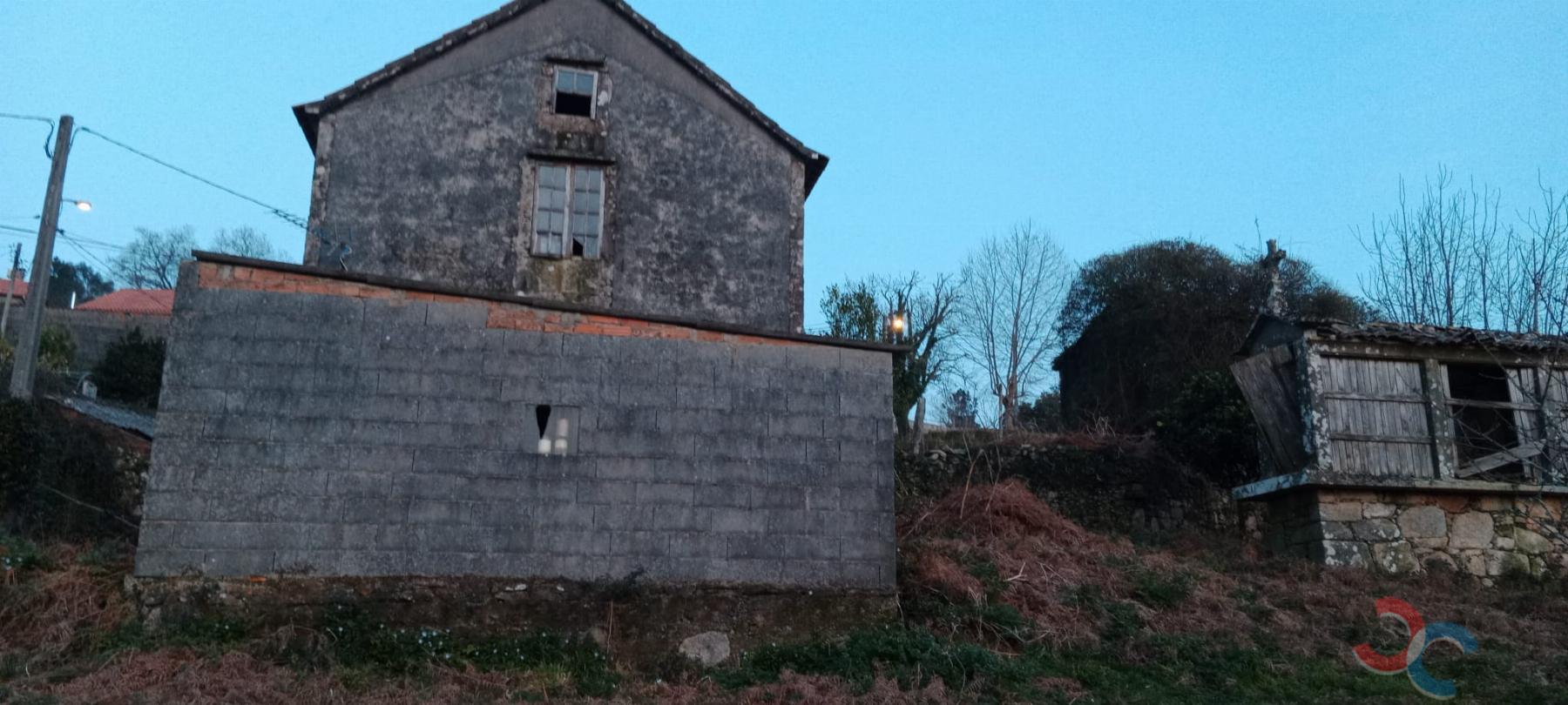Venda de casa em Campo Lameiro