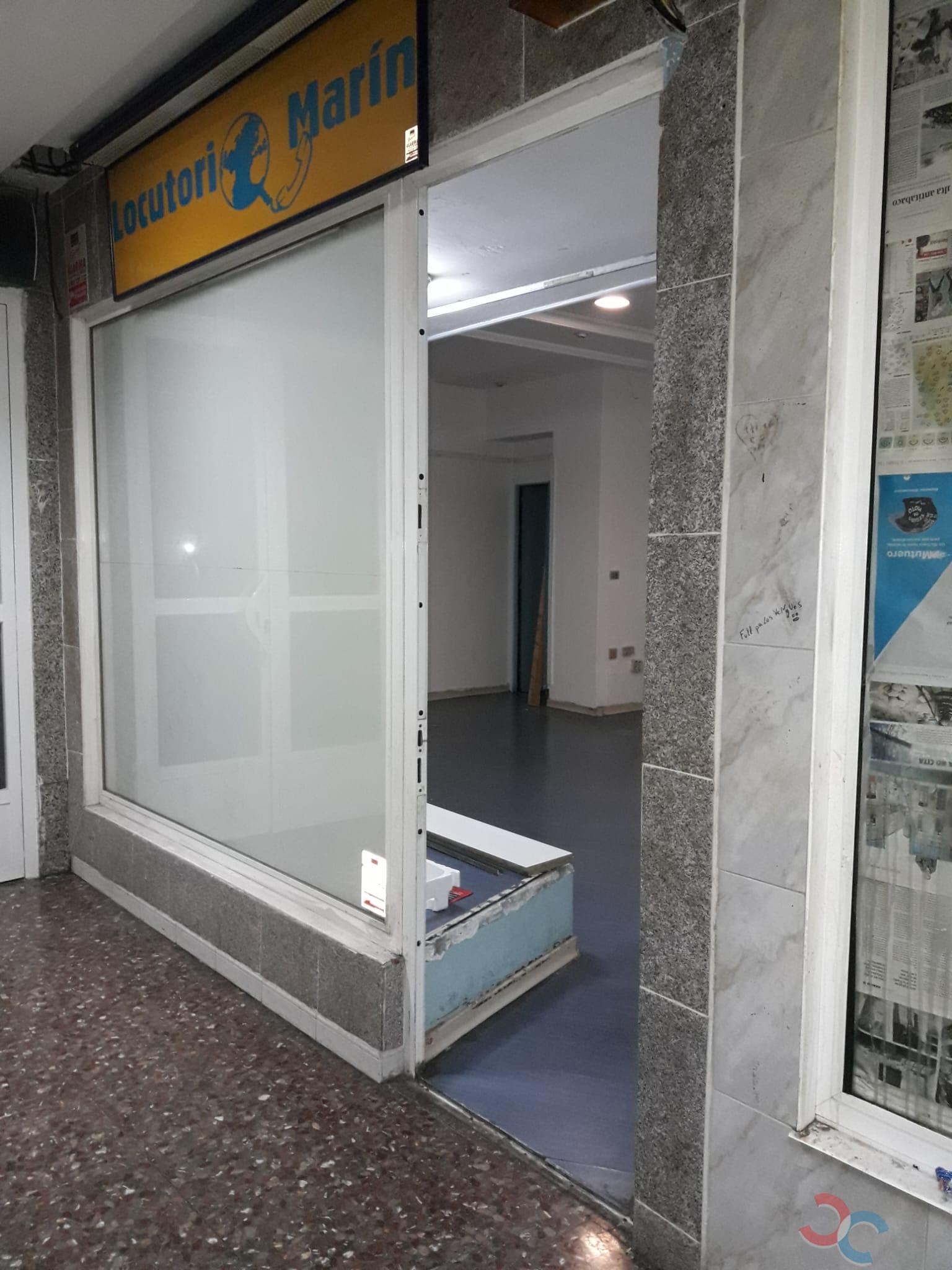 Venta de local comercial en Marín