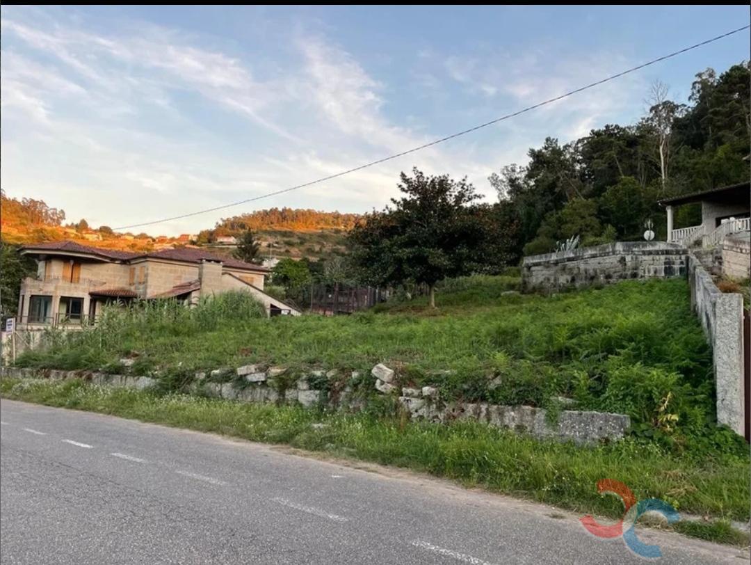 For sale of land in Marín