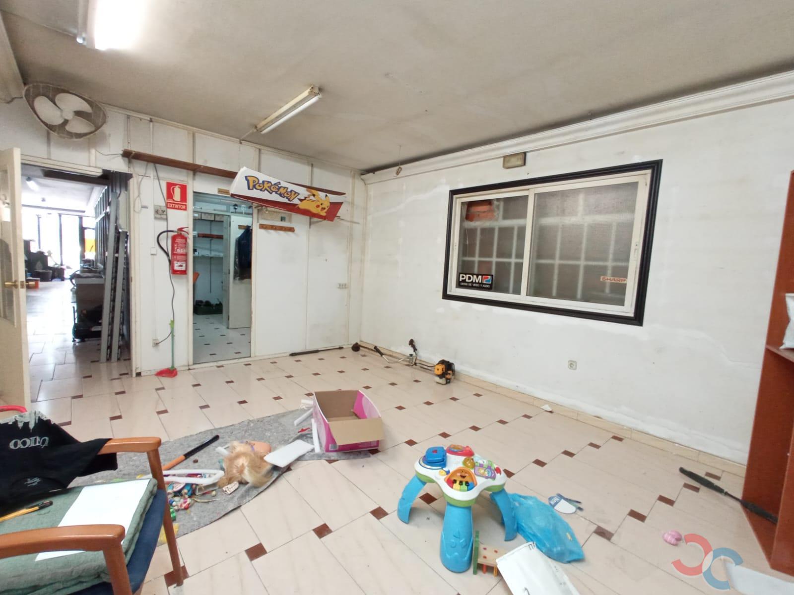 Venta de local comercial en Pontevedra