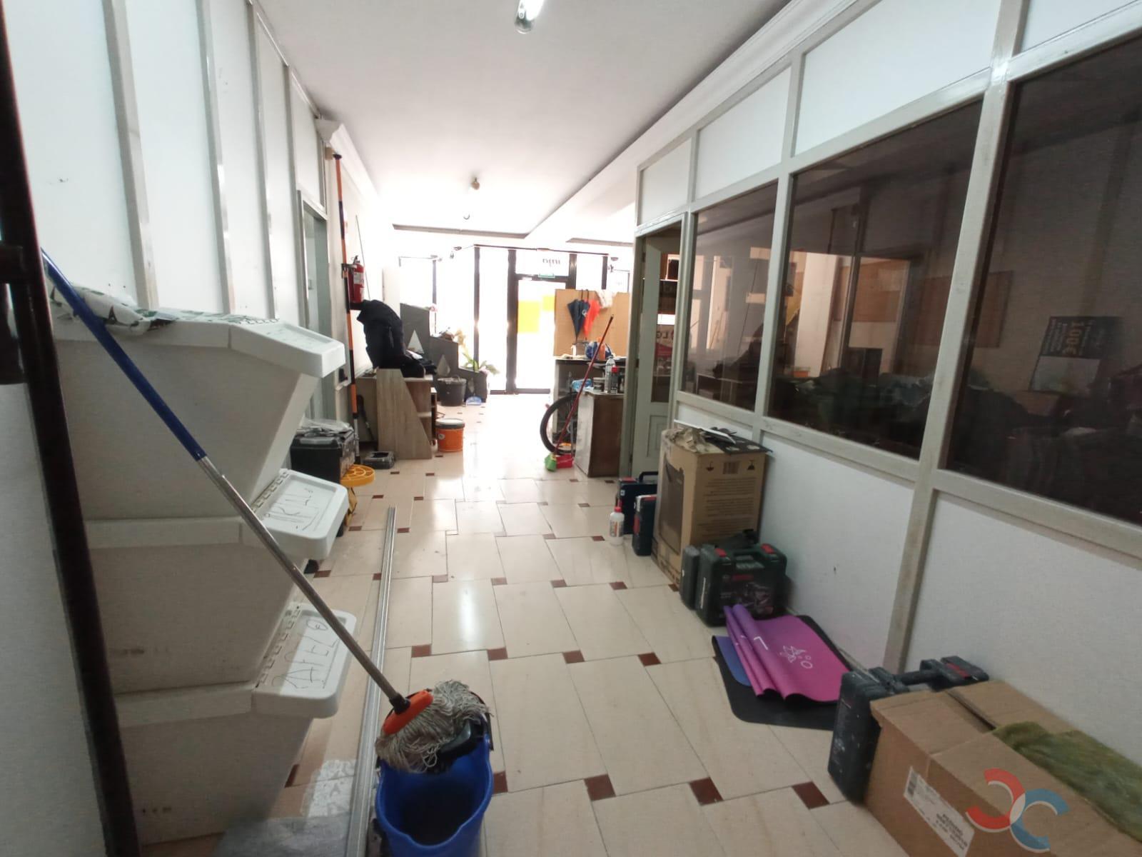Venta de local comercial en Pontevedra
