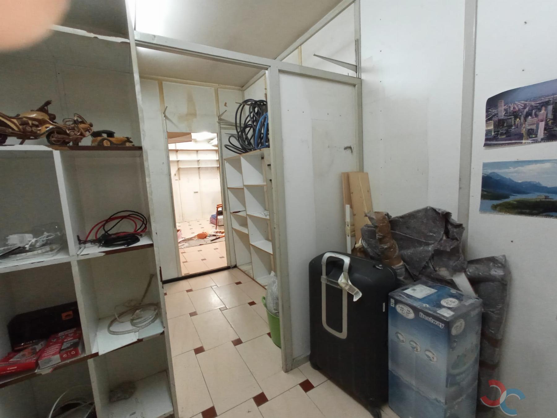 Venta de local comercial en Pontevedra
