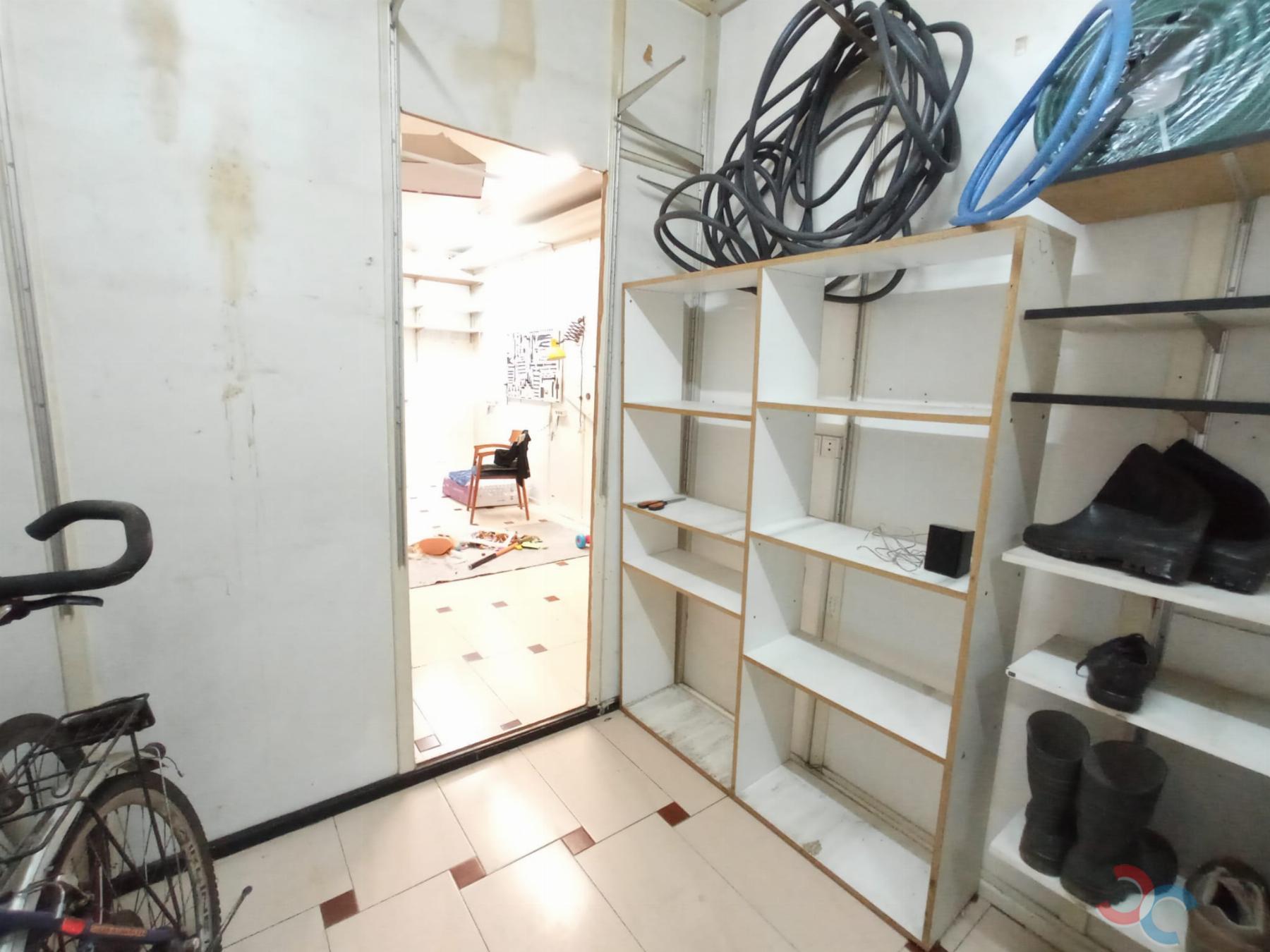 Venta de local comercial en Pontevedra