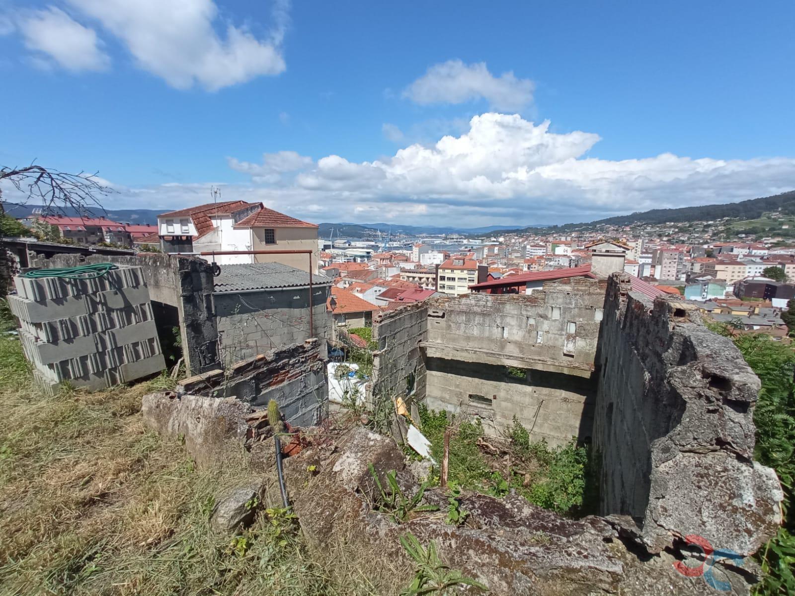 For sale of land in Marín