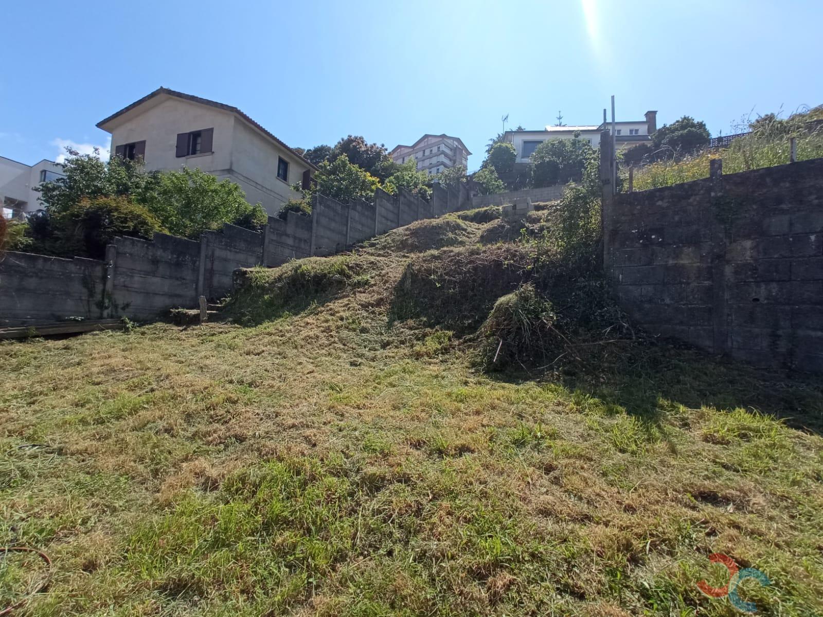 For sale of land in Marín